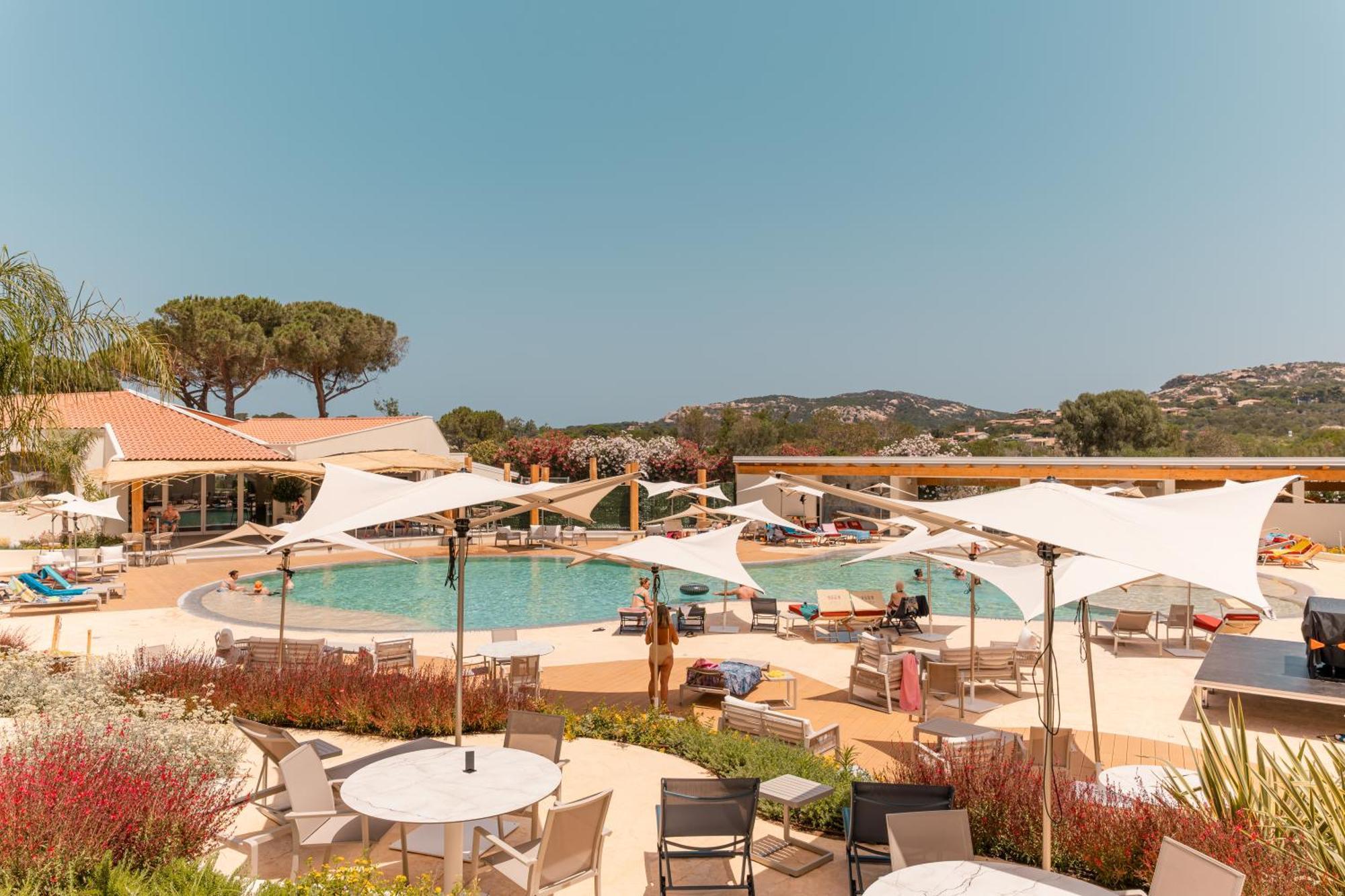 Hotel Club Esse Cala Bitta Baja Sardinia