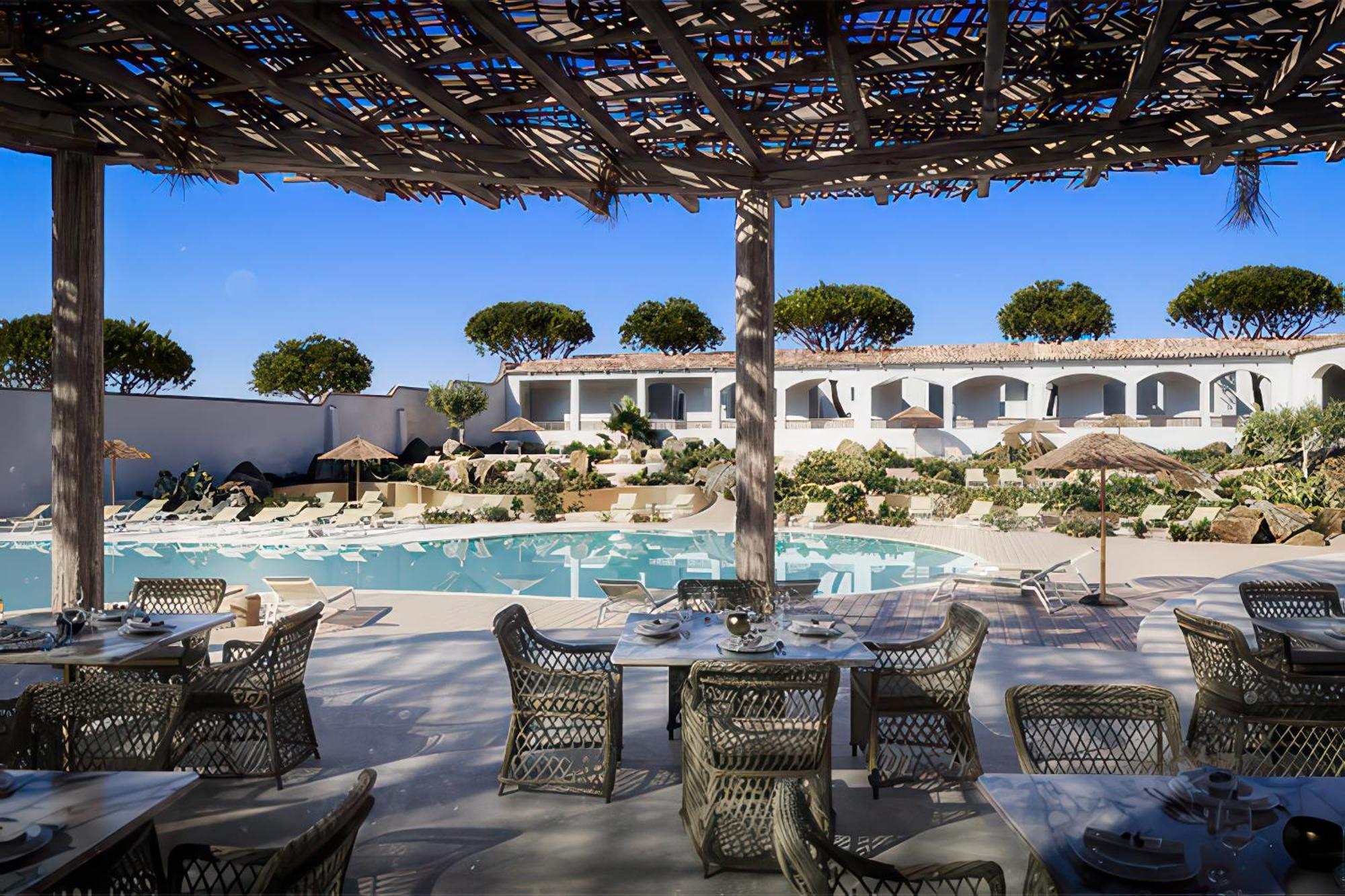 Hotel Club Esse Cala Bitta 3*